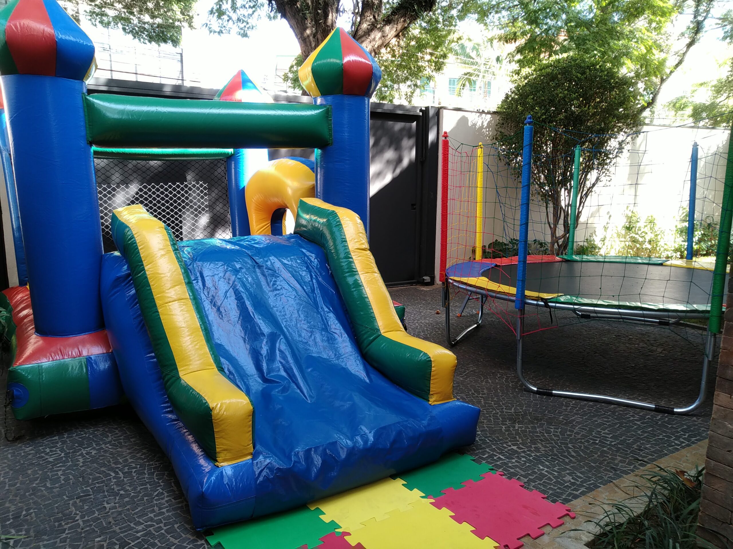 ALUGAR BRINQUEDO